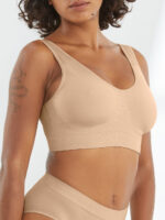 wac835275_nude_1
