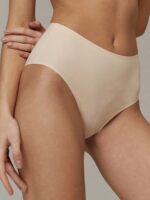 AvaniNudeFront-CROP