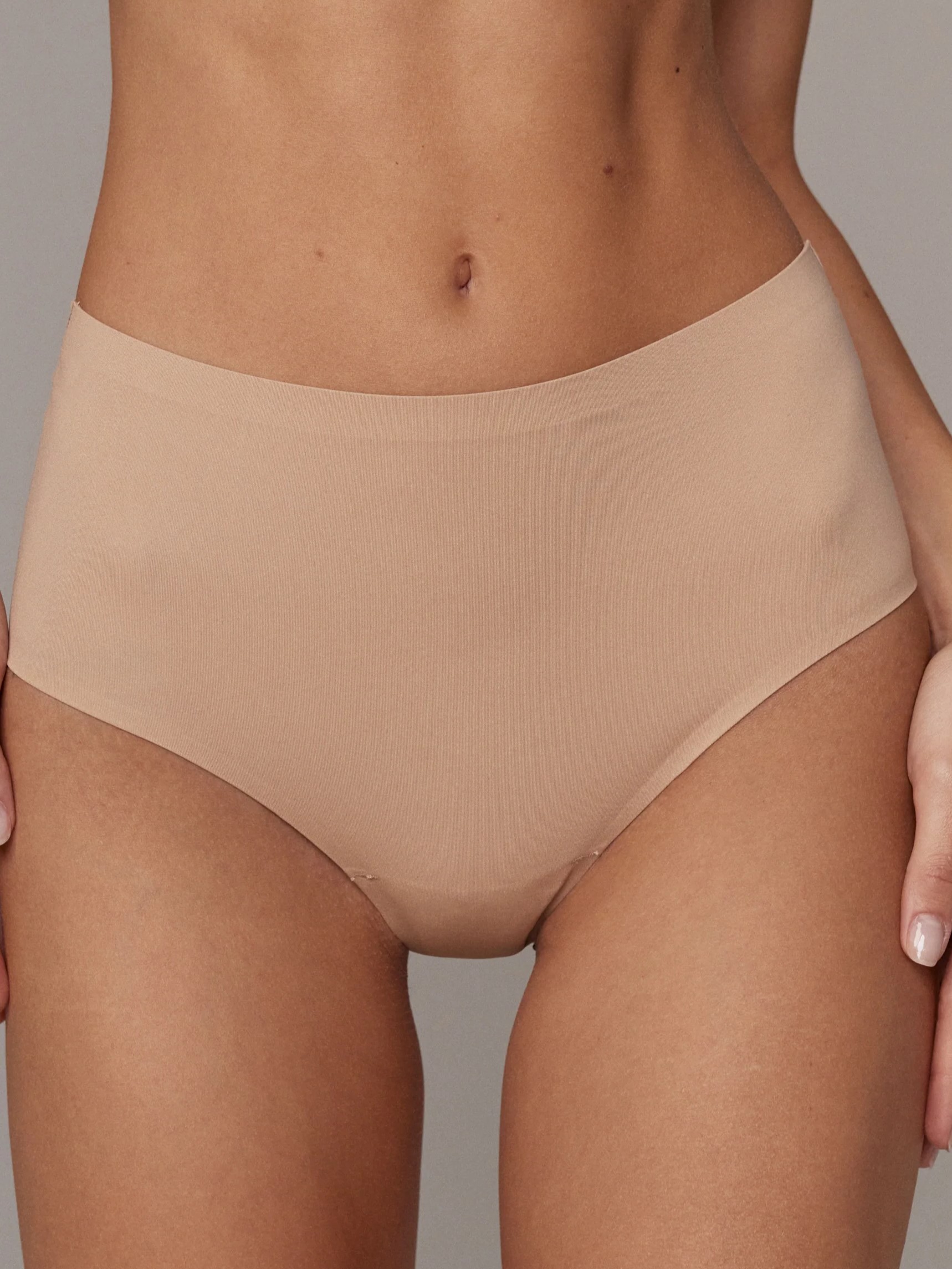 AvaniTanFront2-CROP
